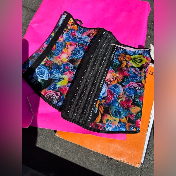 Shapewear corset - Picture 1 of 3